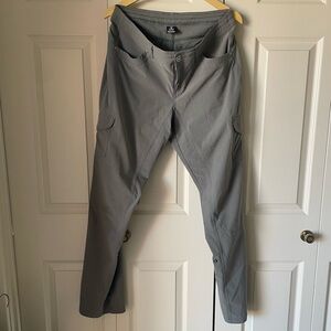 KÜHL | Freeflex Roll-Up Pants. Snap convert to Capri. Size 12. Cargo. Pockets.